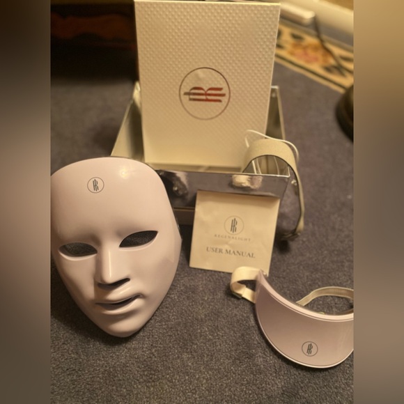 RegenaLight LED Wireless 7 Color Light Skincare Therapy Mask And Neck Mask - Picture 3 of 11